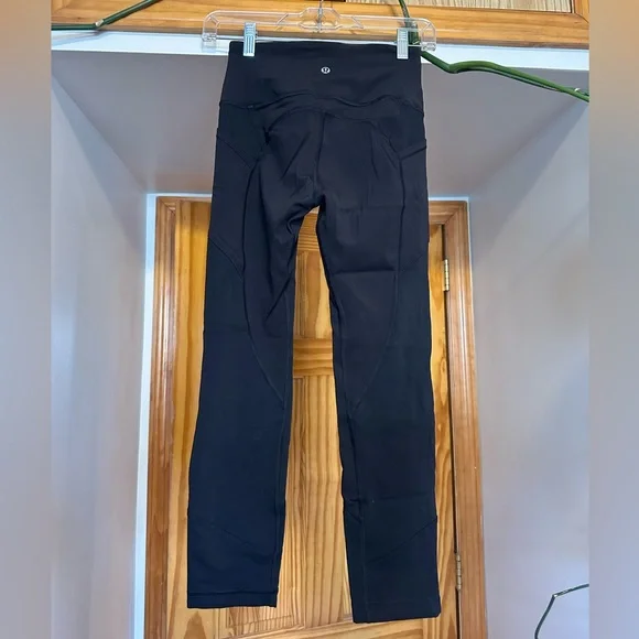 Lululemon Align High-Rise Crop Leggings 23” with Pockets Black Size 4 - Picture 5 of 11